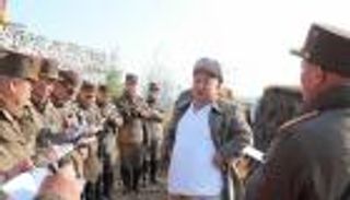 الزعيم الكوري يطالب بقيود لزيادة الانضباط بالجيش