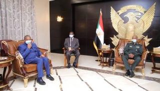 البرهان يلتقي وفدا من الكونغو الديمقراطية