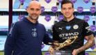 صراع لاتيني.. إيدرسون يشدد قبضته على القفاز الذهبي للدوري الإنجليزي