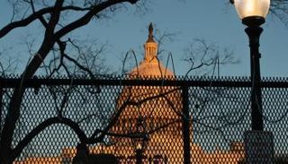 سياج أمني حول مبنى الكابيتول - صوت أمريكا