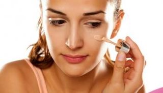 أفضل فاونديشن للبشرة الدهنية