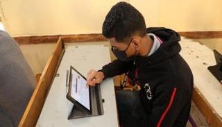 بعد مشكلة تقنية.. وزير التعليم المصري يزف خبرا سارا للطلاب