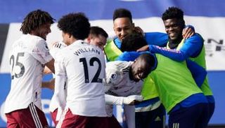 لاعبو أرسنال الإنجليزي