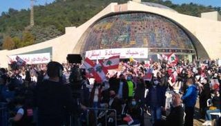 جانب من التحرك الشعبي في بكركي دعما لمواقف الراعي