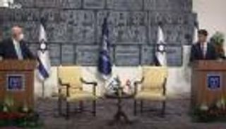 أول سفير إماراتي لدى إسرائيل يقدم أوراق اعتماده رسميا