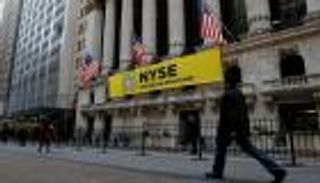 وول ستريت تتجاوز قفزة "مارس" وتترقب التحفيز 