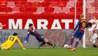 برشلونة ضد إشبيلية.. أمل كومان للهروب من موسم صفري