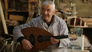 صانع العود اللبناني نزيه الغضبان