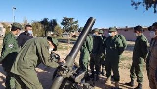 جنود أتراك يدربون مليشيات ليبية على مدافع الهاون