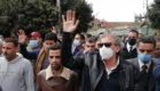 بالصور.. خالد يوسف يعود إلى مصر من "بوابة الموت"