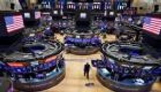 انخفاض الأسهم الأمريكية.. السر تباطؤ التوظيف