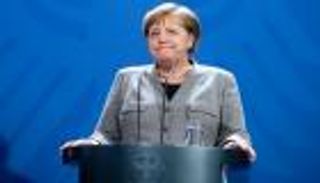 ضربة مؤلمة لحزب ميركل قبل الانتخابات البرلمانية