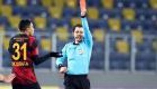 وسط تأهب جالاتا سراي.. كيف تعامل مصطفى محمد وزملاؤه مع طرده؟