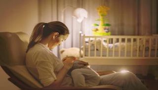 حليب الأم يحتوي على أجسام مضادة بعد تلقي اللقاح- أرشيفية