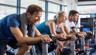 أشخاص يمارسون الرياضة- أرشيفية