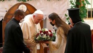 البابا فرنسيس يزور كاتدرائية 