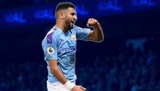 رياض محرز نجم فريق مانشستر سيتي ومنتخب الجزائر