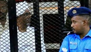 جانب من محاكمة الرئيس المعزول عمر البشير في السودان
