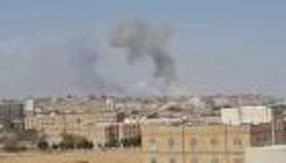 التحالف يرد بقوة.. مخازن صواريخ ومسيرات الحوثي الهدف