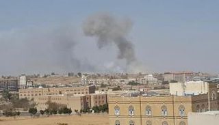 أثناء استهداف التحالف لمعسكر الصيانة للطائرات بدون طيار بصنعاء