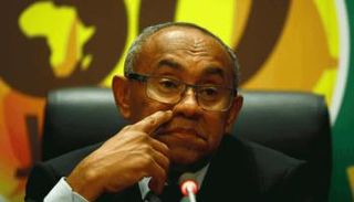 أحمد أحمد رئيس الاتحاد الأفريقي لكرة القدم السابق