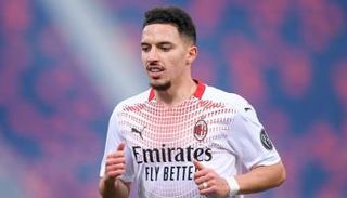 إسماعيل بن ناصر لاعب ميلان الإيطالي