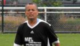 بلومي لـ"العين الرياضية": بلماضي صنع منتخبين للجزائر.. ومحرز الأفضل بأفريقيا