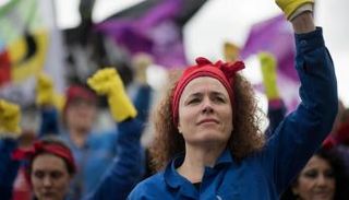 مظاهرات للنساء عبر العالم لوقف الانتهاكات ضد المرأة