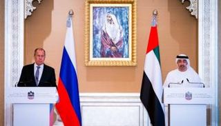 جانب من المؤتمر الصحفي المشترك لوزيري خارجية الإمارات وروسيا