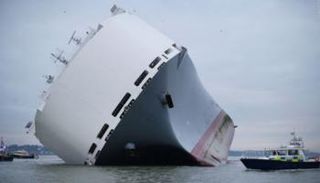 سفينة غارقة 