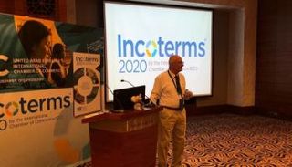  جانب من أحد فعاليات غرفة 