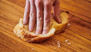 قطع الخبز الناعمة تخلصك من الزجاج المكسور