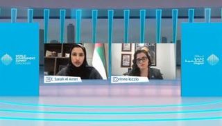 سارة الأميري خلال مشاركتها بالقمة العالمية للحكومات