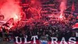 لن تنام يا ميسي.. جماهير باريس تعاقب نجوم برشلونة بهذه الطريقة