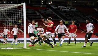 ماجواير يهدر أغرب فرصة ضد ميلان