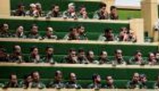 "نظام أكثر إرهابا".. أعين الحرس الثوري على رئاسة إيران