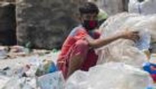 جوع وعزلة وزواج قسري.. عام كورونا "كارثي" على الأطفال