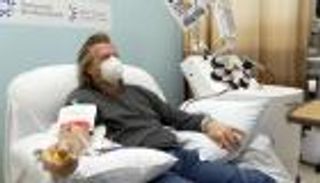 علاج كورونا بالبلازما "عالية الأجسام المضادة" يُظهر نتائج واعدة