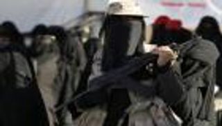 اليمن يتهم منظمات دولية بتدريب "زينبيات" الحوثي