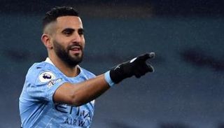 رياض محرز نجم فريق مانشستر سيتي ومنتخب الجزائر