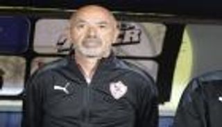 ساخرا من أنباء الرحيل.. باتشيكو يفتح النار على إدارة الزمالك