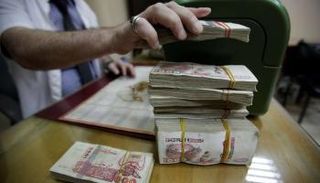 الدينار الجزائري يتراجع أمام اليورو والإسترليني