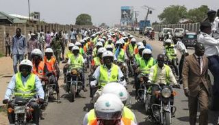 مجموعة من سائقي "البودا- بودا"