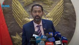 وزير شؤون مجلس الوزراء السوداني، خالد عمر يوسف خلال المؤتمر