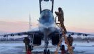 مقاتلة أوكرانية تصطدم بسيارة.. الطائرة أكثر تضررا