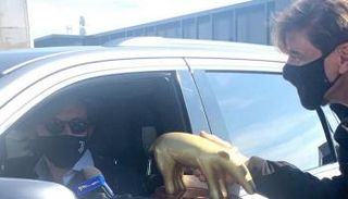 أندريا بيرلو الفائز بجائزة الخنزير الذهبي