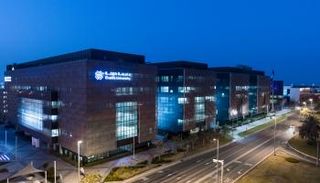 جامعة خليفة للعلوم والتكنولوجيا