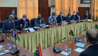 جانب من اجتماع سابق لأعضاء اللجنة العسكرية المشتركة