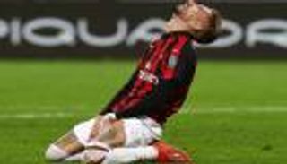 ميلان يرفع الراية البيضاء في الدوري الإيطالي