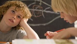 طفل يعاني من مرض 